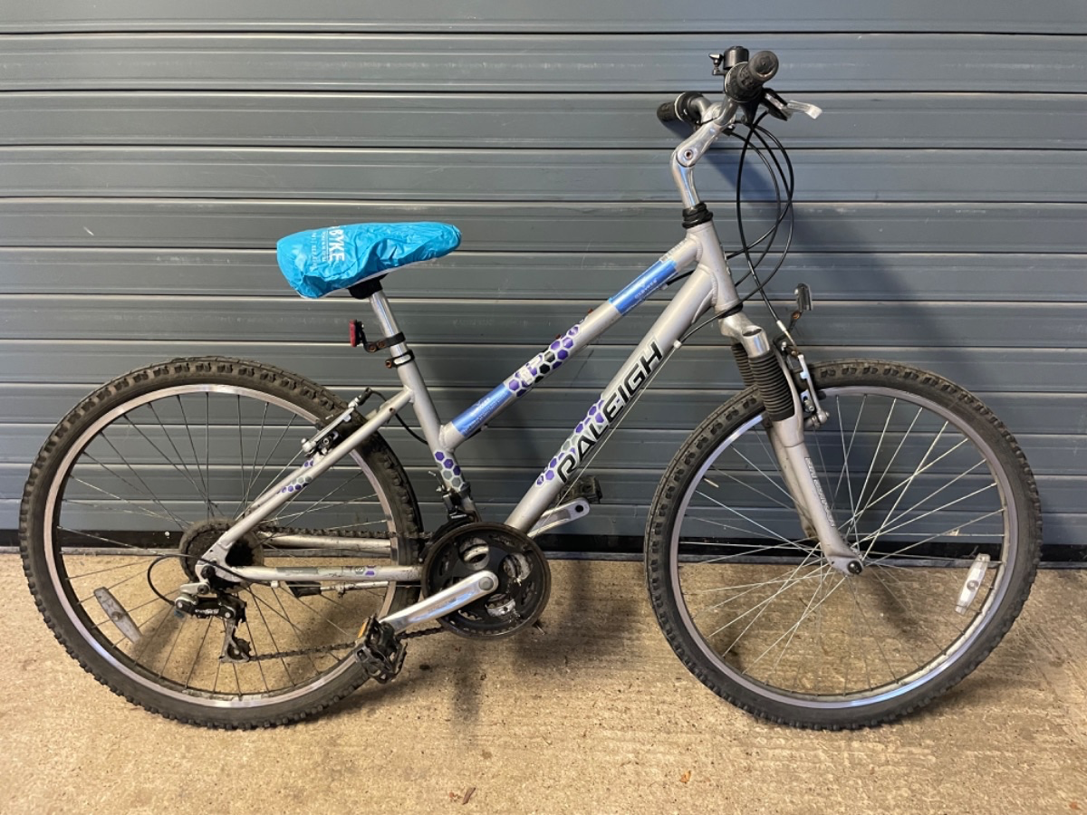 Raleigh Voyager Silver Refurbished Bicycle - 26 inch