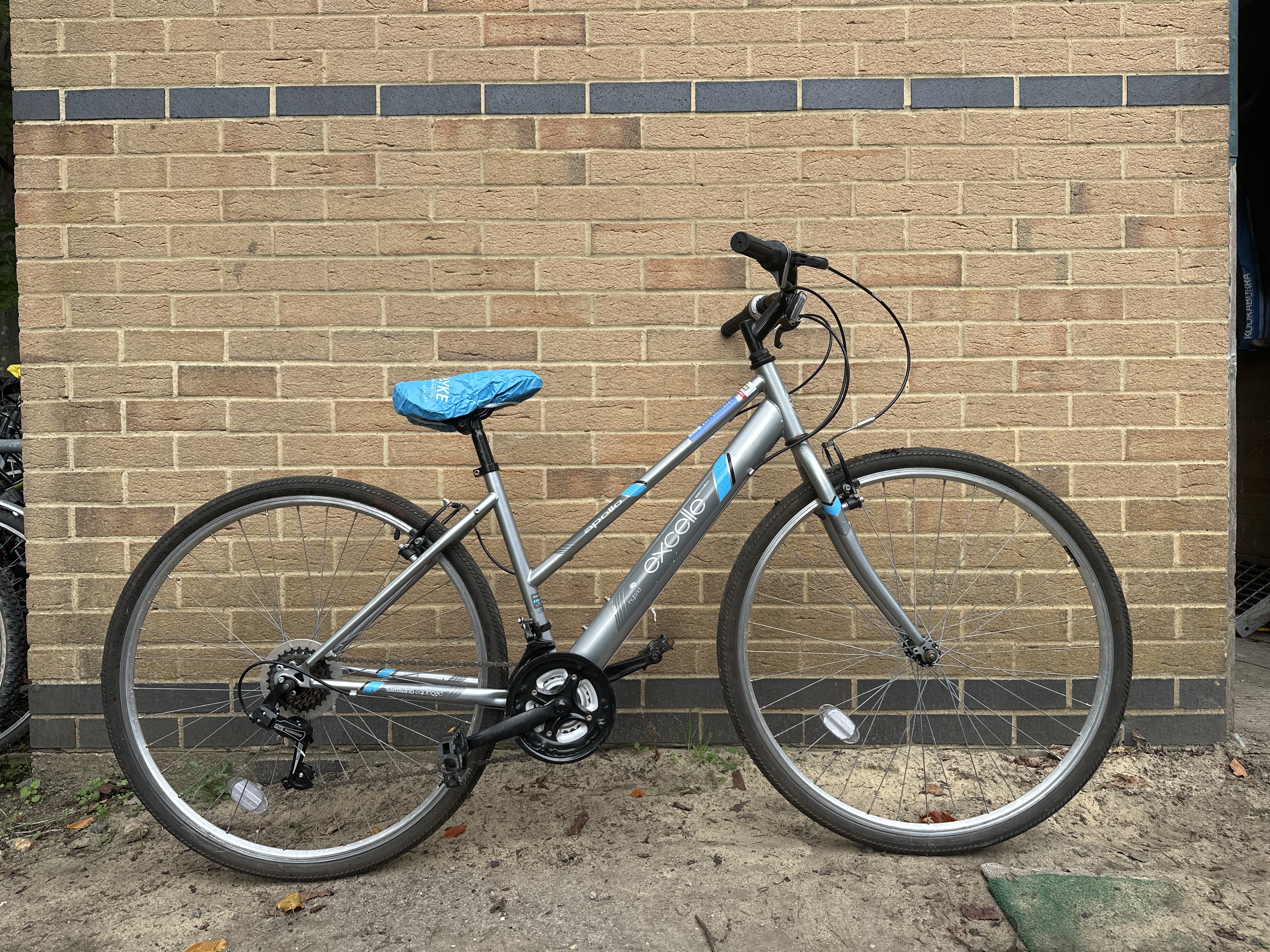 Apollo Excelle Silver Refurbished Bicycle - 28 inch