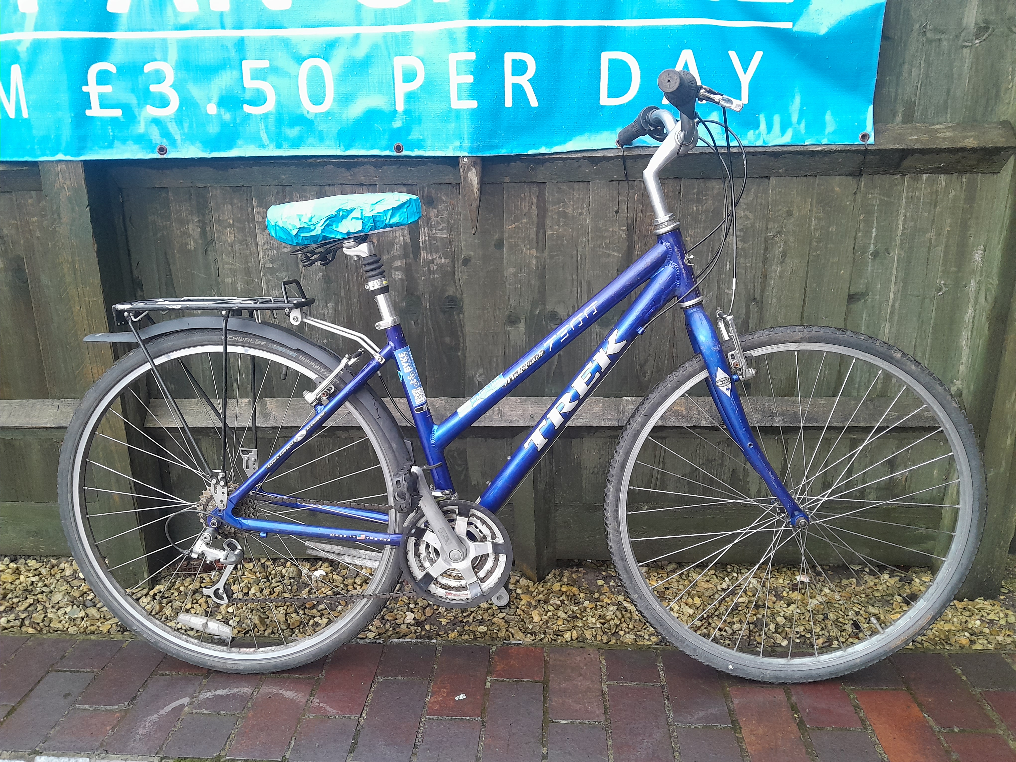 Trek Multitrack 7300 Blue Refurbished Bicycle - 28 inch