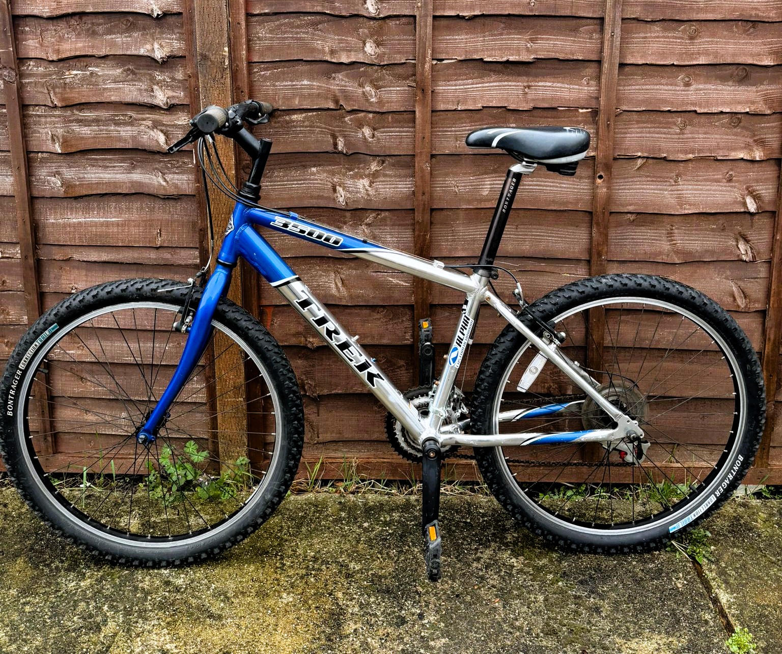 Trek 3500 Silver & Blue Refurbished Bicycle - 26 inch
