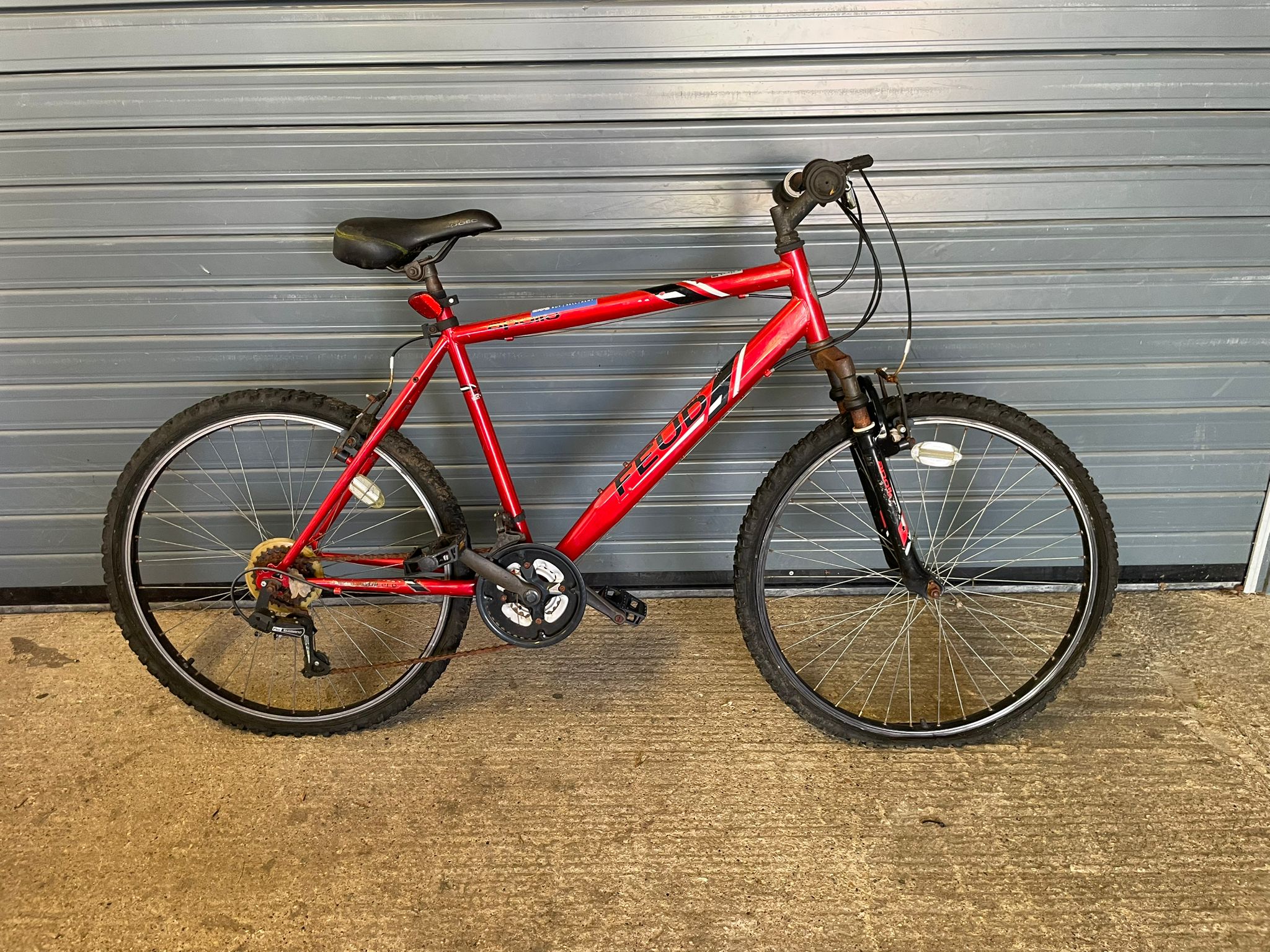 Apollo Feud Red Refurbished Bicycle - 26 inch