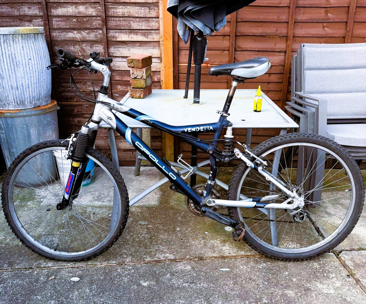 Apollo Vendetta Midnight Blue Refurbished Bicycle - 26 inch