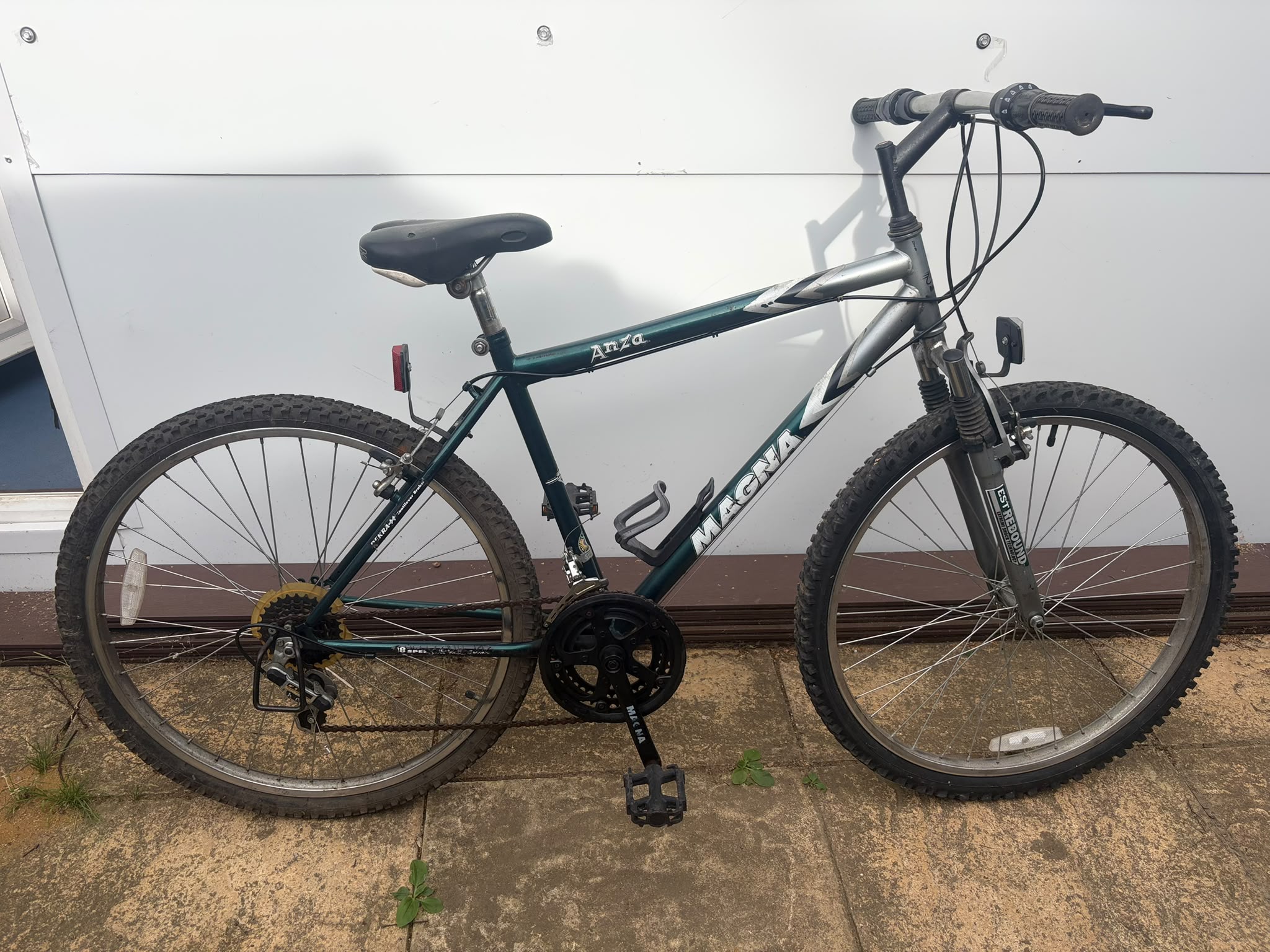 Magna Anza Green & Silver Refurbished Bicycle - 26 inch