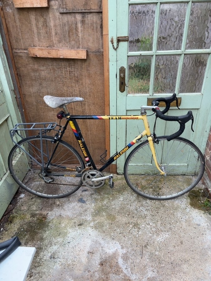 Raleigh Team Banana Yellow & Black Refurbished Bicycle - 28 inch